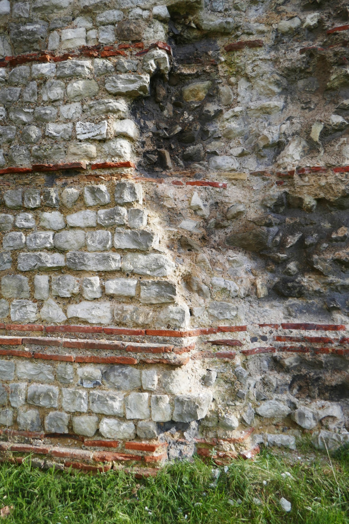 Steps Using Kentish Ragstone 59: The building blocks of London’s Roman wall – Building London – what ...